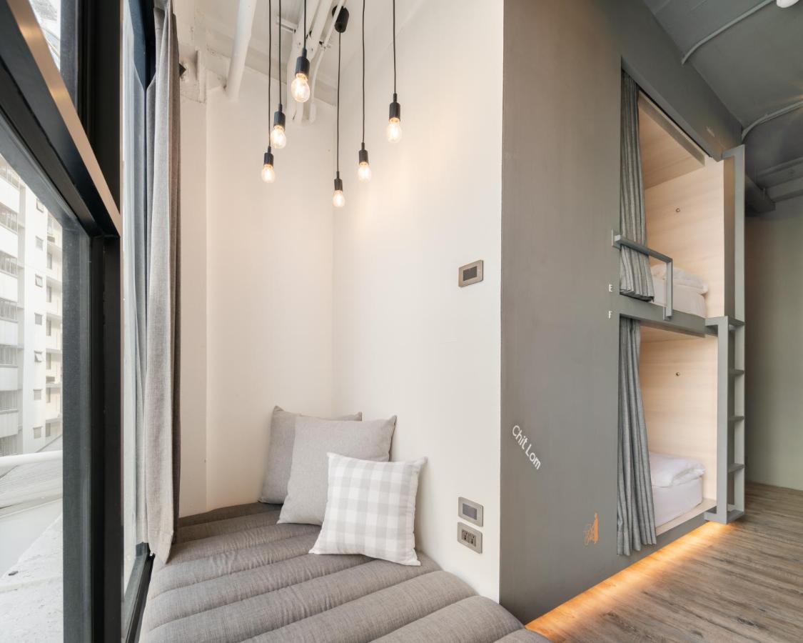 Speck Bangkok Hostel Exterior photo