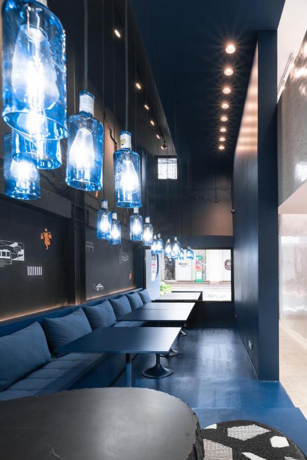 Speck Bangkok Hostel Exterior photo