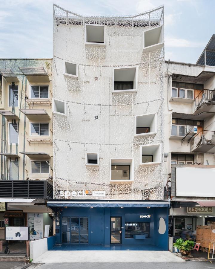 Speck Bangkok Hostel Exterior photo